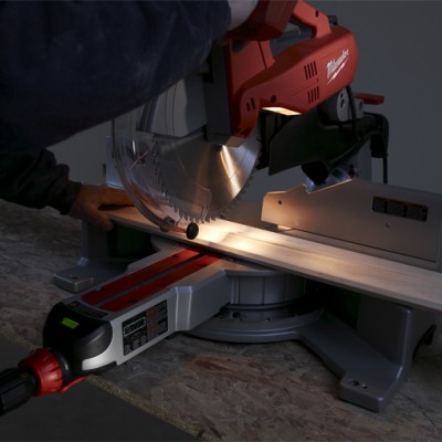 Milwaukee 6955-20 light.jpg