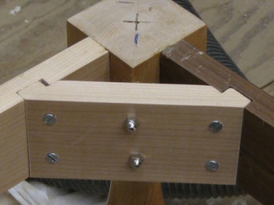 Pied de table fixation sur ceinture-3_red.jpg