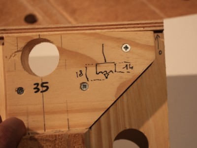 ici on voit bien le mÃ©mo des mesures qui me permettent de me rappeler que du haut de la partie qui perce jusqu'Ã  la pointe il y a 18mm et juste le corp qui perce sans la pointe 14mm.