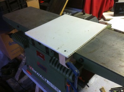 Un morceau de plastique alvÃ©olÃ© sera parfait pour tracer le proto.