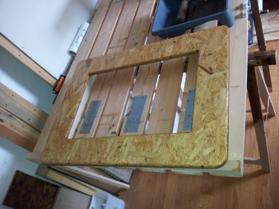 Mise en peinture du couvercle (2 couches de lasure ChÃªne DorÃ©) :