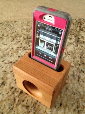 Iphone stand .jpg