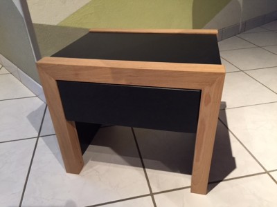 table de chevet terminée.JPG