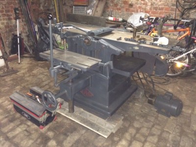 ensemble de la machine.<br />Il reste le moteur et le support moteur Ã  remontÃ©