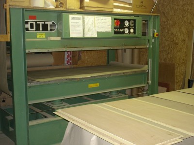 Presse à plaquer 01.JPG