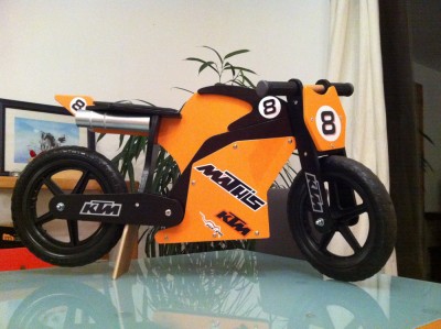 avec les  autocollant maison c'est qaund meme plus racing!