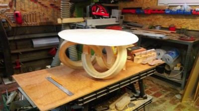 un peut flou dÃ©solÃ©, avec le plateau reprÃ©senter par le carton blanc,le futur sera en verre que j'ai trouvÃ© chez emaus pour une bouchÃ© de pain