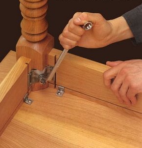 Pied de table fixation sur ceinture-1.jpg