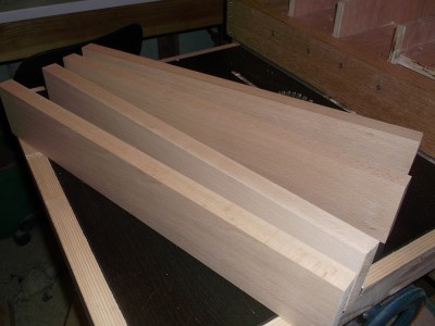 les morceaux de bois d' Ã©querres et Ã  la cote avec ma petite dÃ©gau/rabot Titan