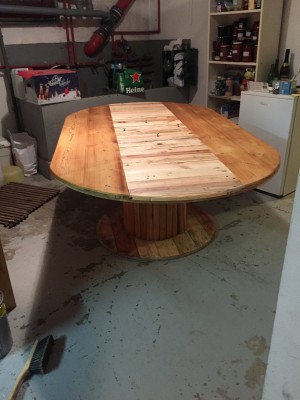 table ovale.jpg