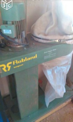 aspirateur-robland-220V-01.jpg