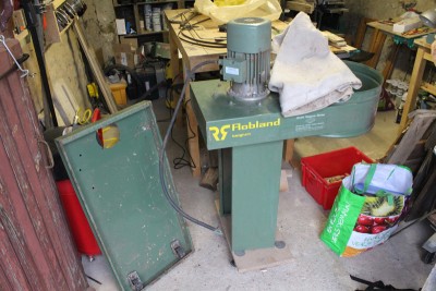 aspirateur-robland-220V-02.jpg