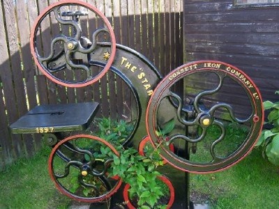 Consett_Iron_Company_3_wheels_old-bandsaw.jpg