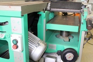 Ou se trouve le systÃ¨me d'embrayage d'avancÃ©e des bois ?