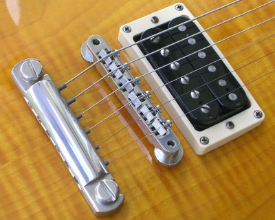 1200px-Tune-o-Matic_LP1.jpg