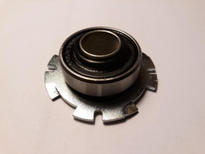 le roulement monté sur la bague