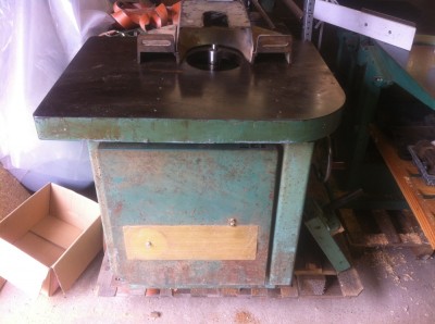 Toupie 4 vitesses, arbre 50mm a lumiere, guide a lunette, guide a barrette bimaq