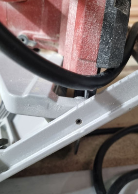 L'autre côté. On voit bien l'axe